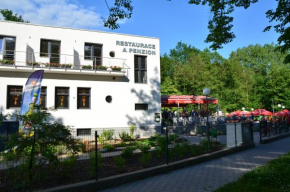 Restaurace a penzion Zděná Bouda